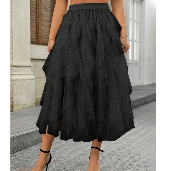 Plus Stretchy Waist Partially Lined Layered Skirt - Picture 9 of 11